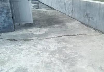 福田楼顶漏水维修公司分享下如何解决卫生间隐蔽部位漏水的问题?