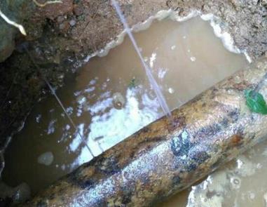 福田楼顶渗水维修公司分享下地暖漏水的原因及检测方法。